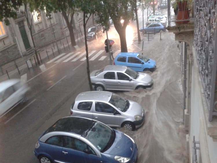 Image d'illustration pour Orages, inondations et trombes marines en Camargue 