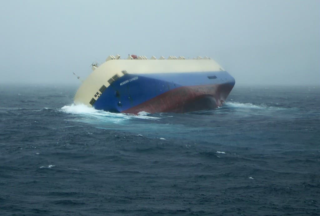 Image d'illustration pour Un cargo à la dérive au large des côtes Françaises