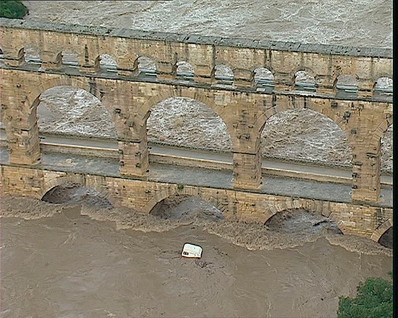 Image d'illustration pour Inondations des 8 et 9 septembre 2002 : catastrophe sur le Gard