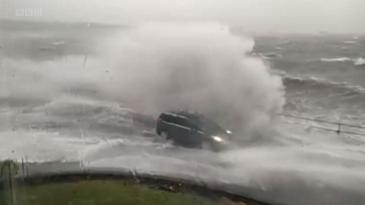 Image d'illustration pour Tempête Brendan : vents violents et forte houle sur les Îles Britanniques