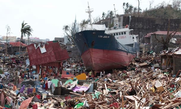 Image d'illustration pour Cyclone et onde de tempête : l'OMM prend des mesures