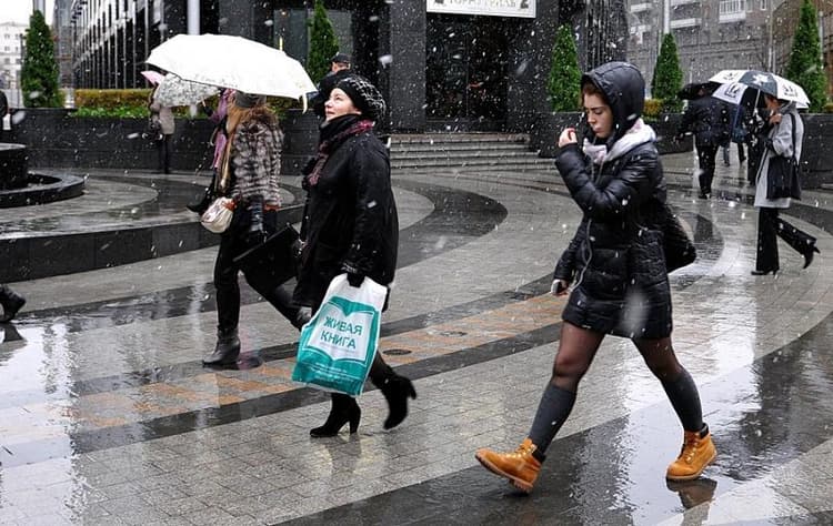 Image d'illustration pour Première neige de la saison à Moscou en Russie