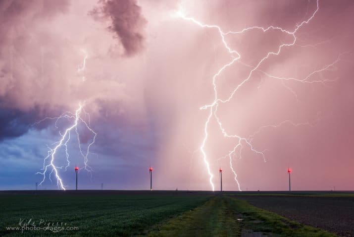 Image d'illustration pour De fréquents orages du 10 au 13 avril mais des dégâts limités