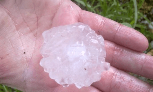 Image d'illustration pour Orage de grêle en Charente et fort coup de vent dans la Vienne