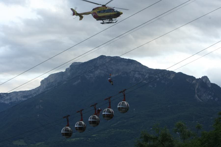 Image d'illustration pour Orage : déraillement d'un téléphérique à Grenoble sous des rafales de vent