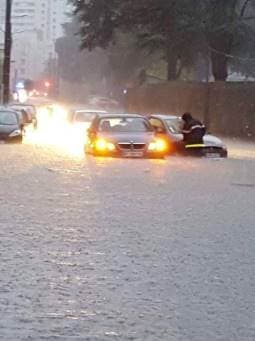 Image d'illustration pour Inondations urbaines sous orage stationnaire à Angers