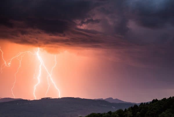 Image d'illustration pour Orage fort en Suisse - grêle et coulée de boue en Suisse Alémanique