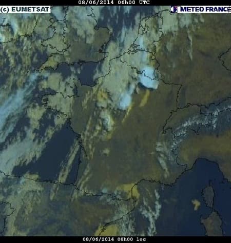 Image d'illustration pour Orage fort du Sud-Ouest aux Ardennes - grêle en Aquitaine et Poitou-Charentes