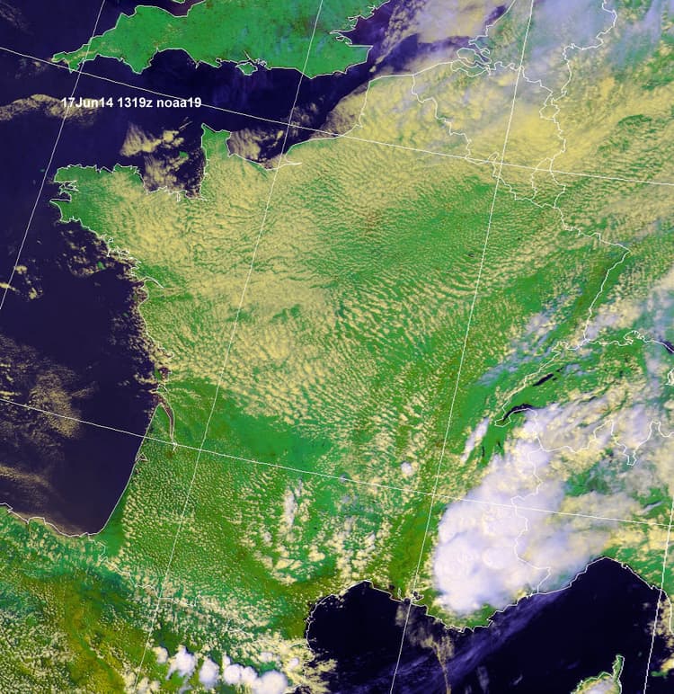 Image d'illustration pour Orages sur les Alpes : foudre, grêle et neige