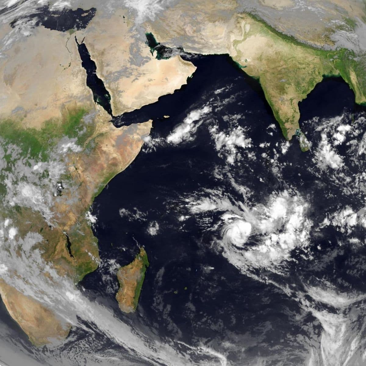 Image d'illustration pour La Réunion : premier cyclone de la saison au Sud de l'Océan Indien