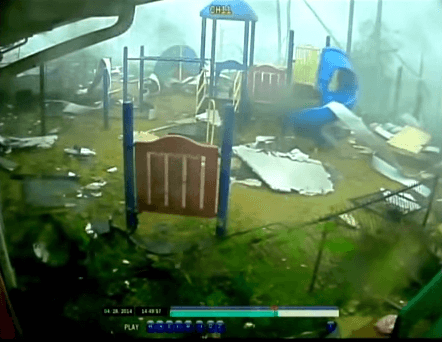 Image d'illustration pour Vidéo-surveillance au coeur d'une tornade au Mississipi